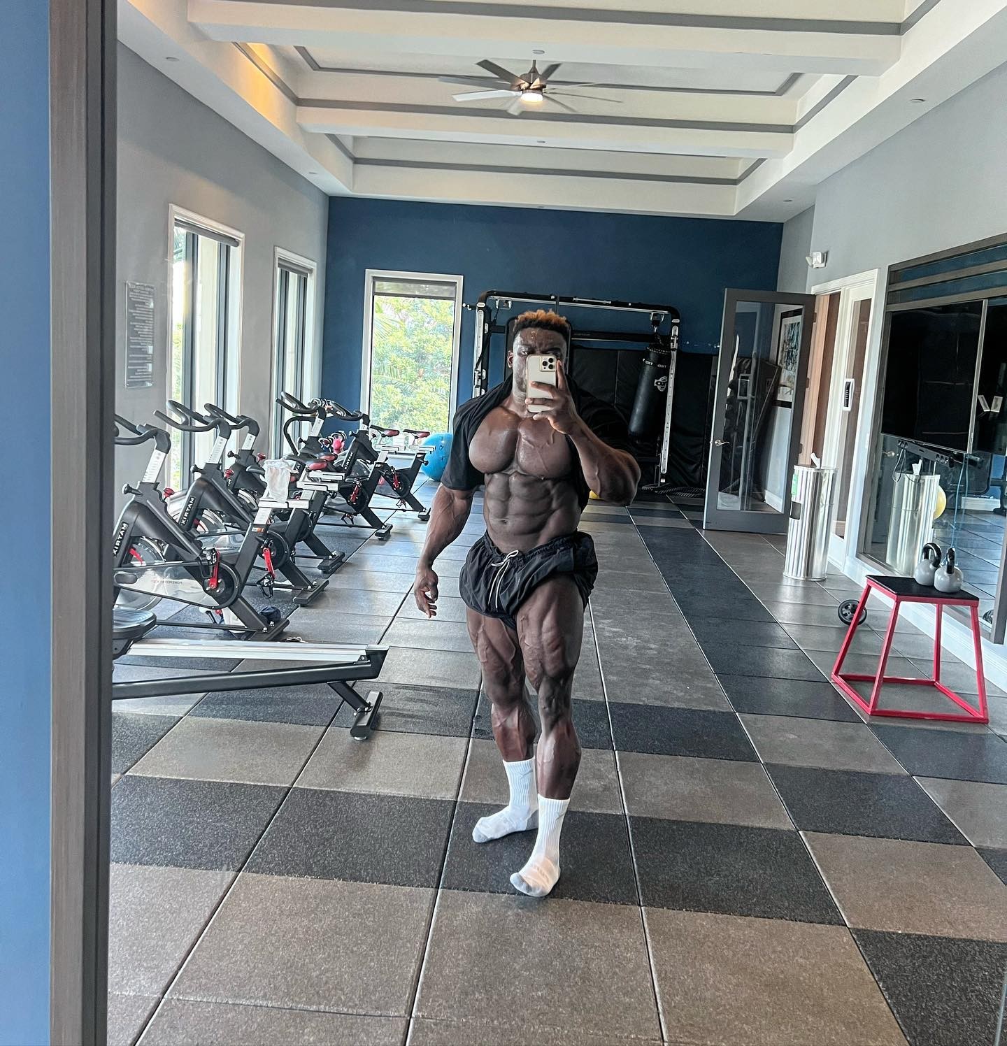 Blessing Awodibu 2 t�dny p�ed Mr. Olympia 2022���