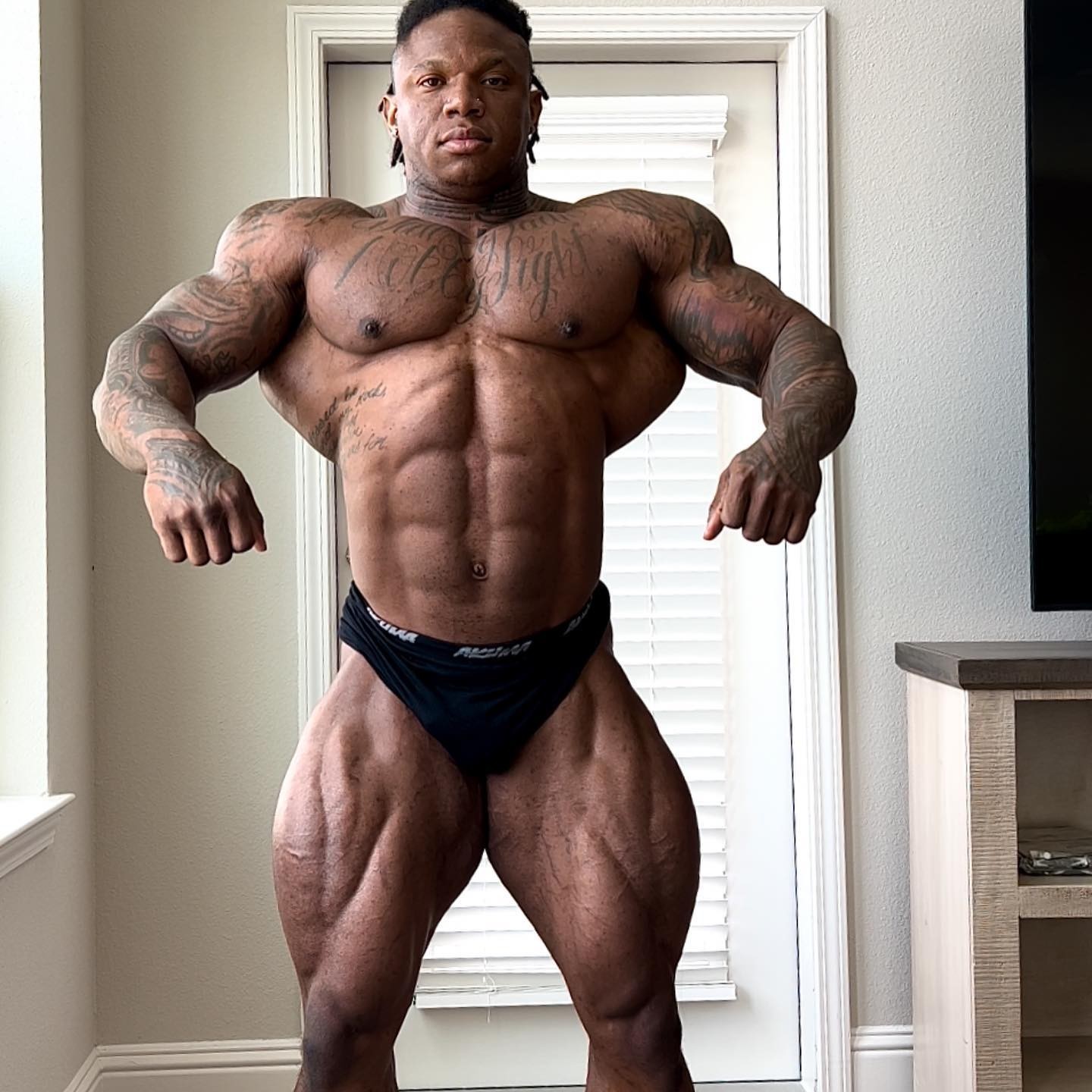 Tonio Burton