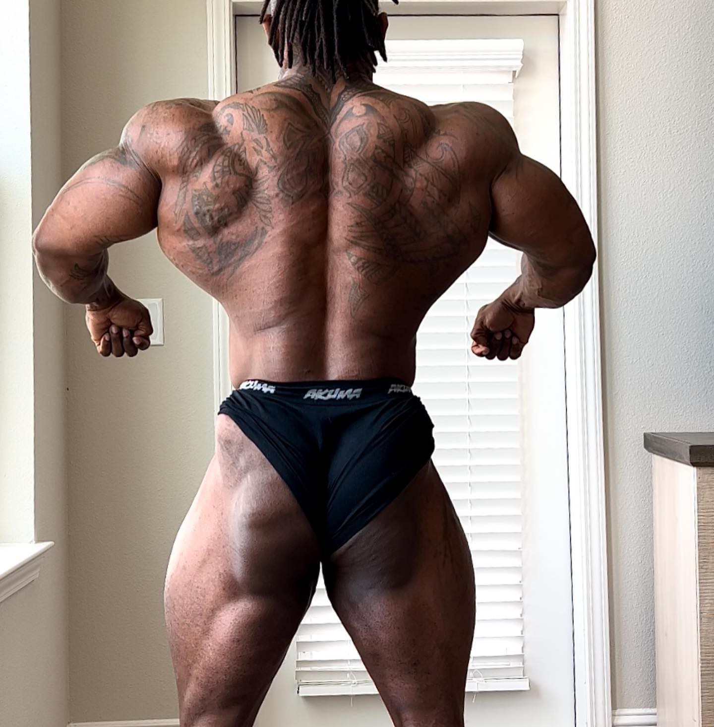 Tonio Burton