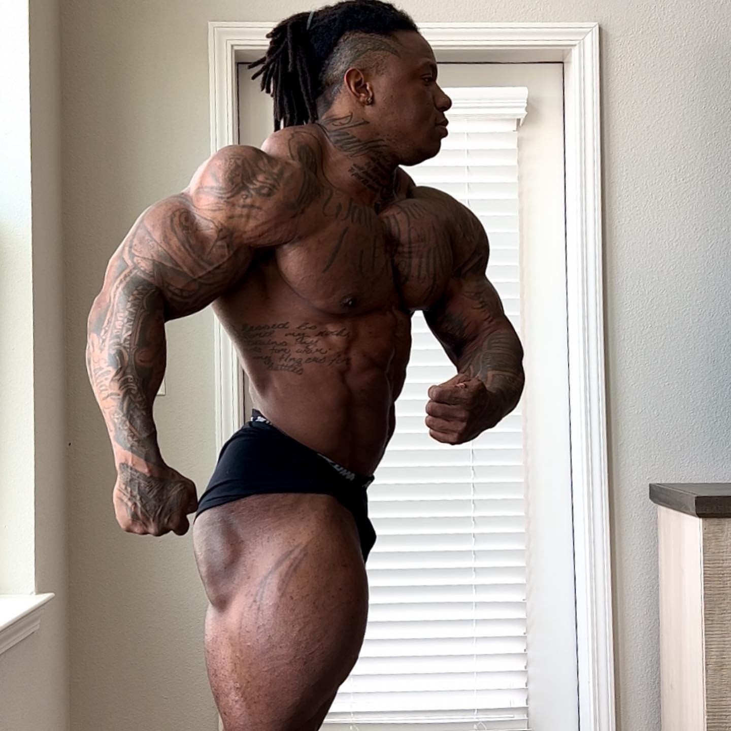 Tonio Burton