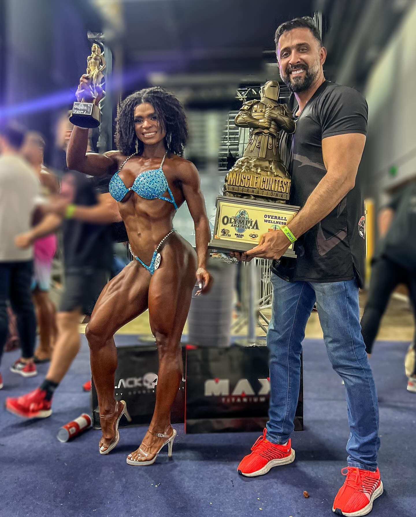 Raeli Dias�
