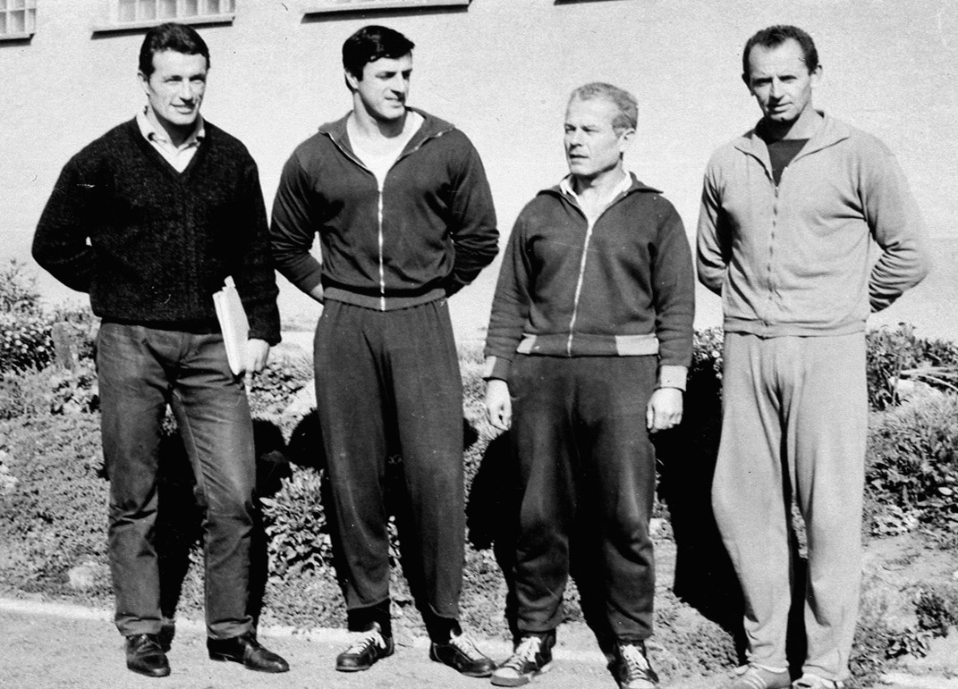Prvn� �kolen� tren�r� a rozhod��ch v ��jnu 1964 - zleva Milan Jablonsk�, Juraj Vi�n�, Vojt�ch Fiala a Ladislav Filip