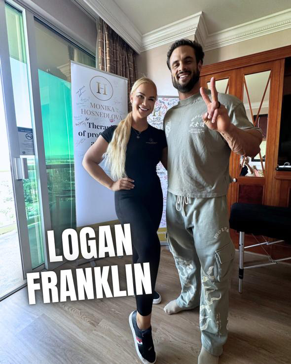 Monika Hosnedlov� a Logan Franklin