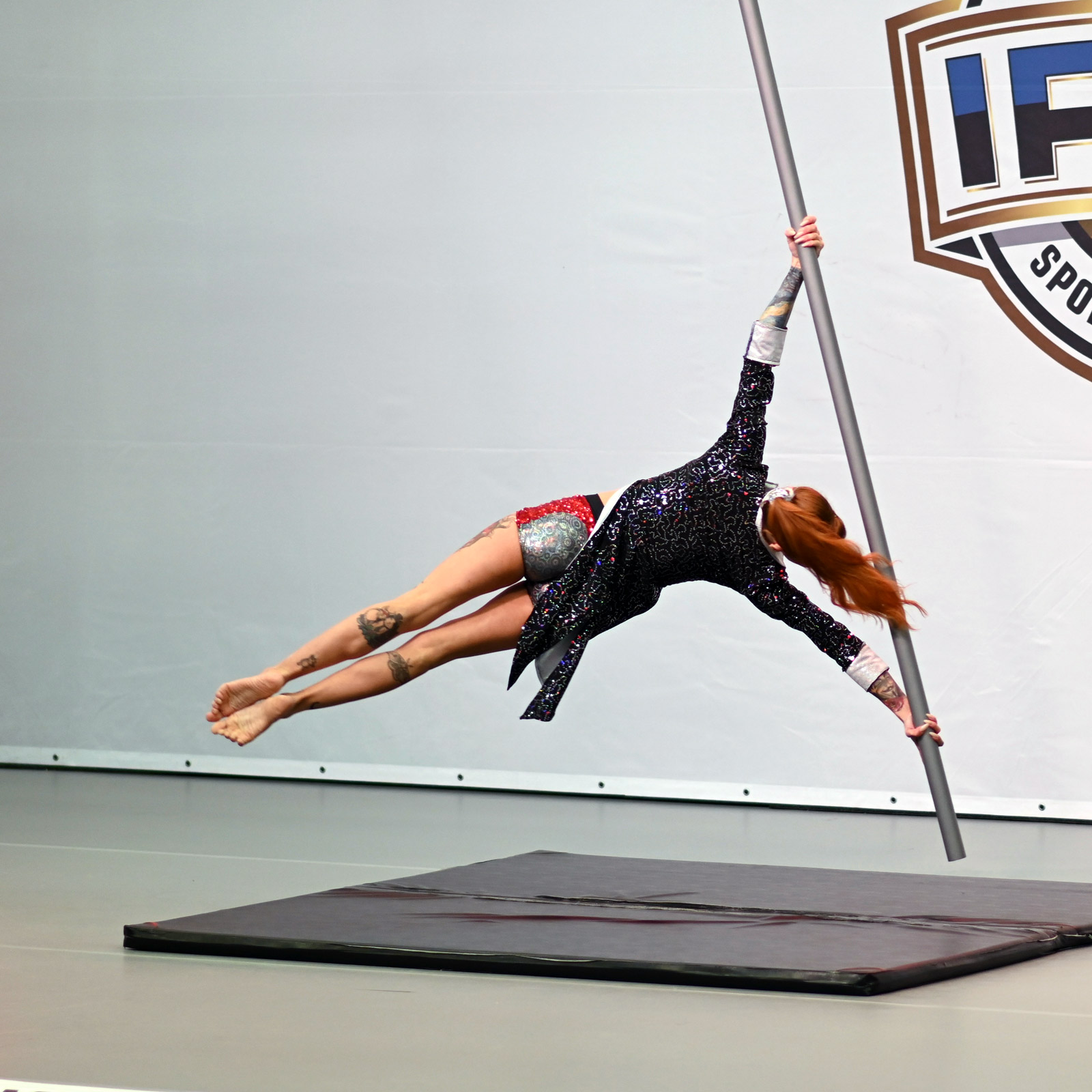 Iveta ��la - aerial pole artistic - 1. m�sto 
