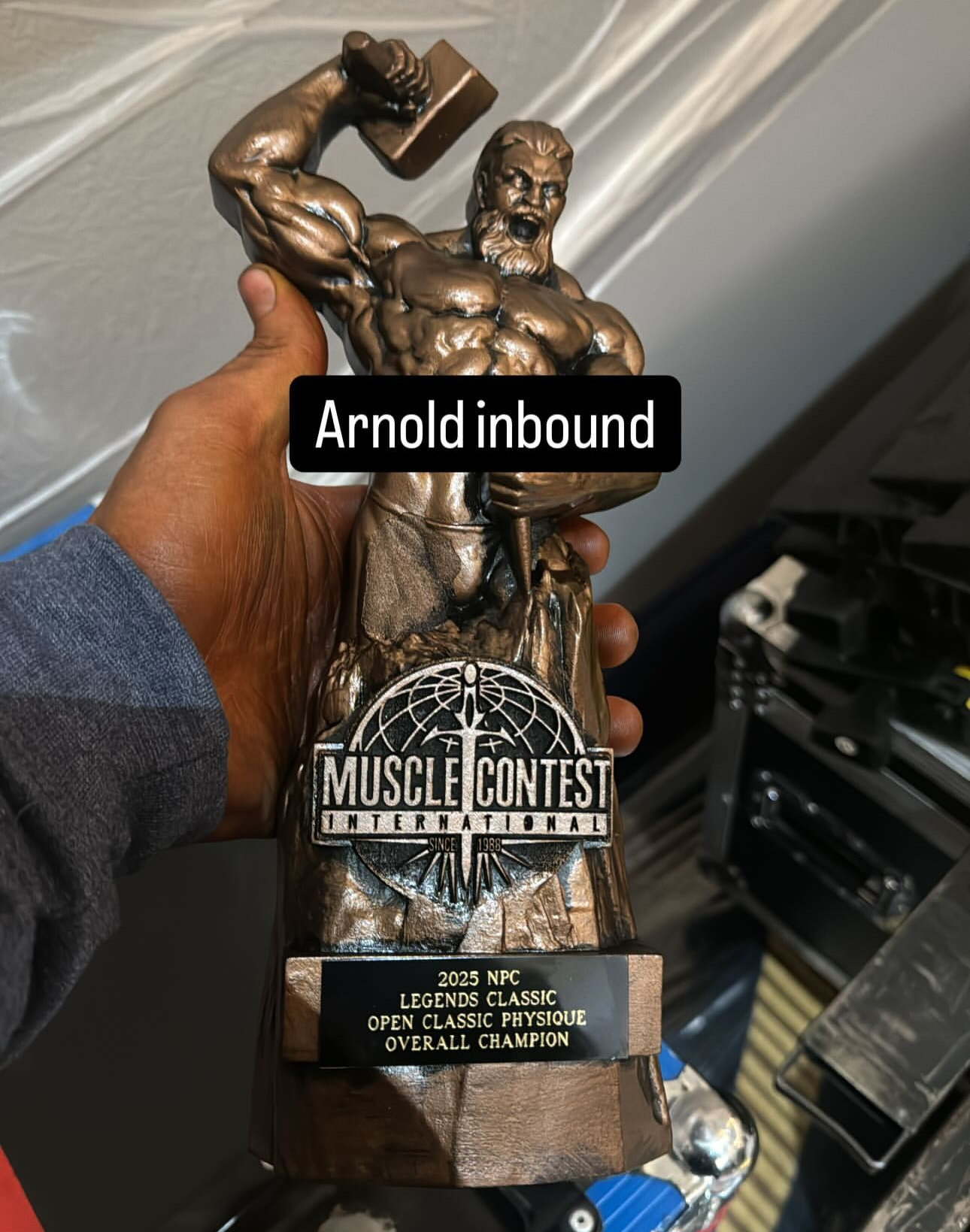 Trofej Sama Suleka z NPC Legends Classic 2025�