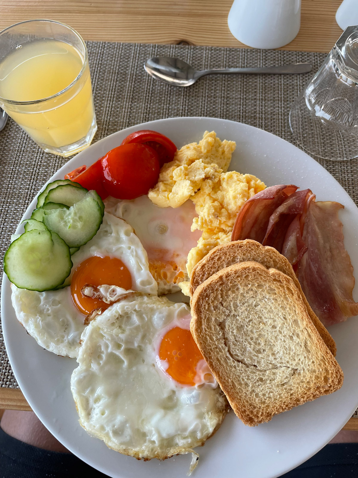 V�era jsem jedl� Petr �idlo, kulturista (8493 kcal)