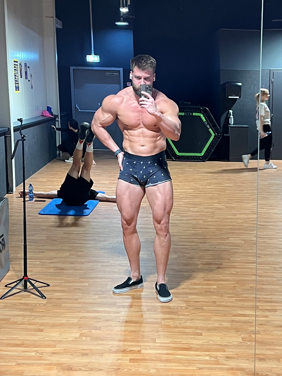 Tom� Macek