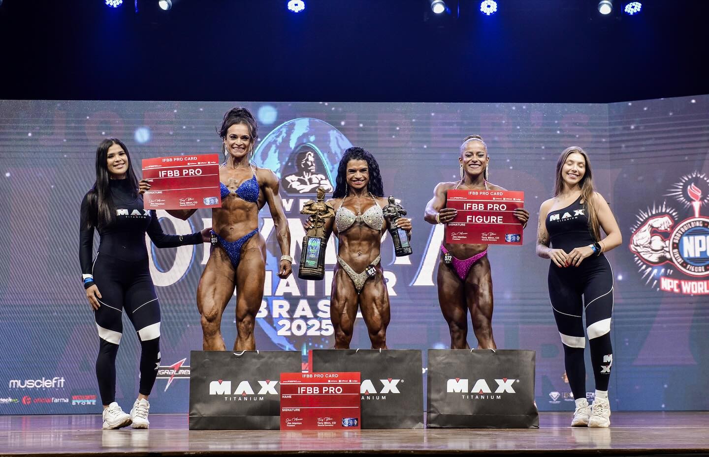 �Marcele Marques, Katrine Mendonca, Hellen Christina Cassiano Leal