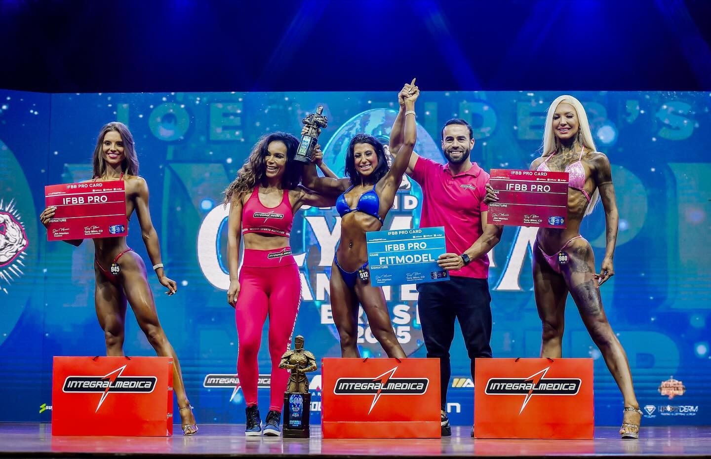 �Carolina Rosso, Caroline Carvalho Dvorak, Zoo Priscila Davila