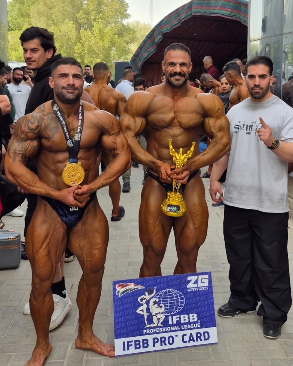Mohammad Ali Tamaddon (uprost�ed)�