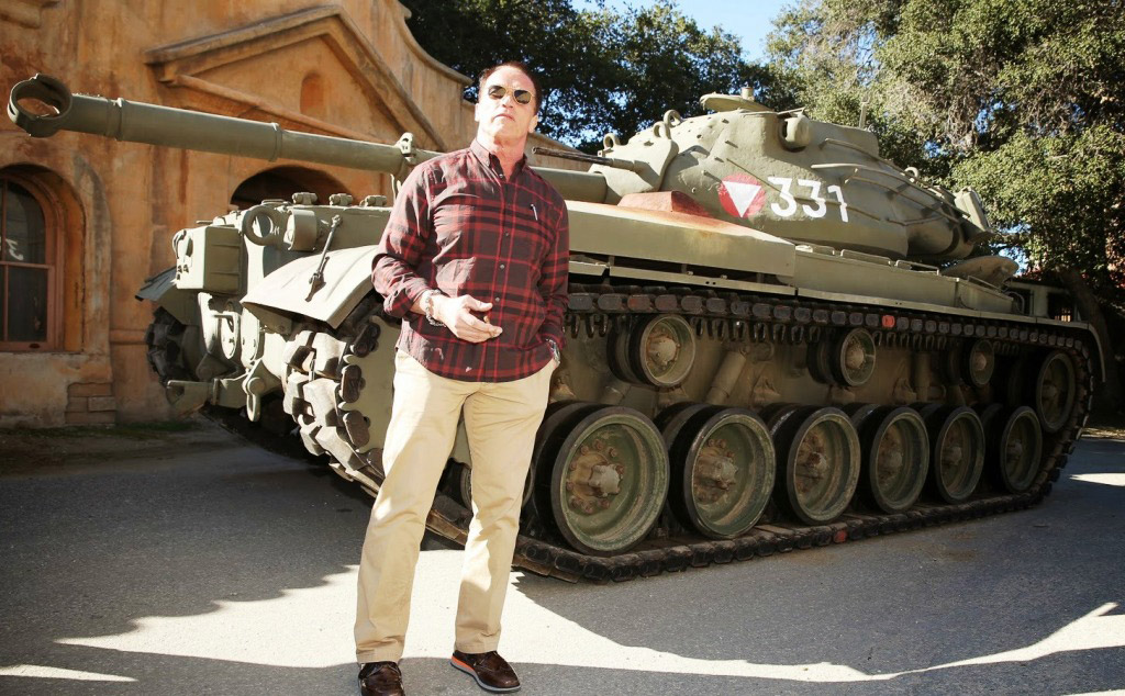 Arnold Schwarzenegger se sv�m tankem Patton �. 331