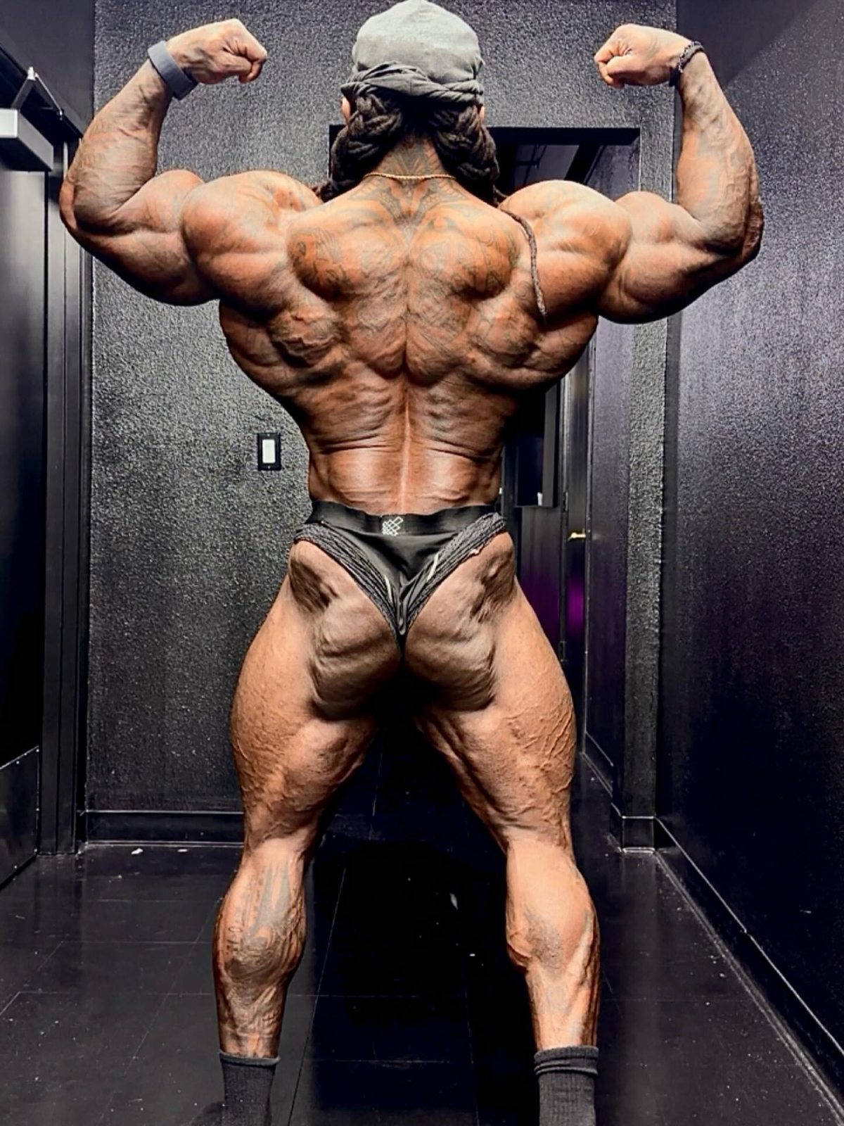Tonio Burton