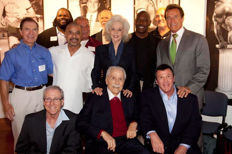 Boyer Coe (vpravo dole), Larry Scott, Frank Zane, Chris Dickerson, Betty a Joe Weiderovi, Lee Haney a Arnold Schwarzenegger (2011)