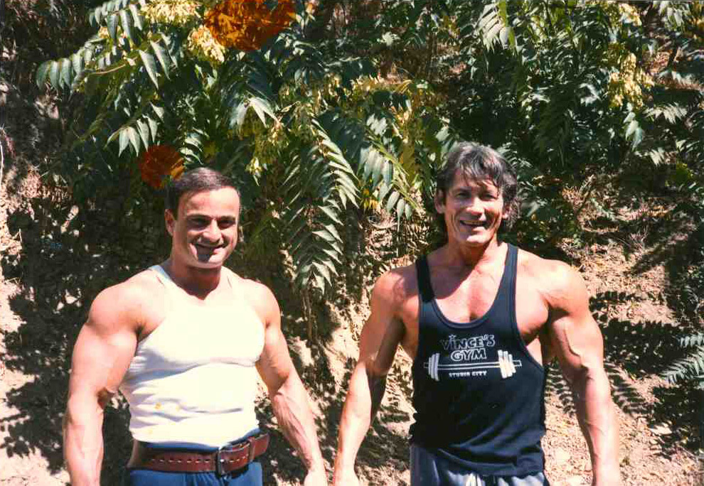 Vpravo Don Howorth (1990)